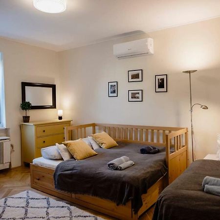 Viola Family Apartman Free Parking Pecs Bagian luar foto