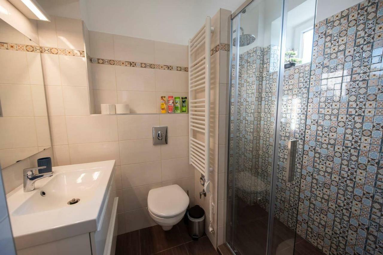 Viola Family Apartman Free Parking Pecs Bagian luar foto